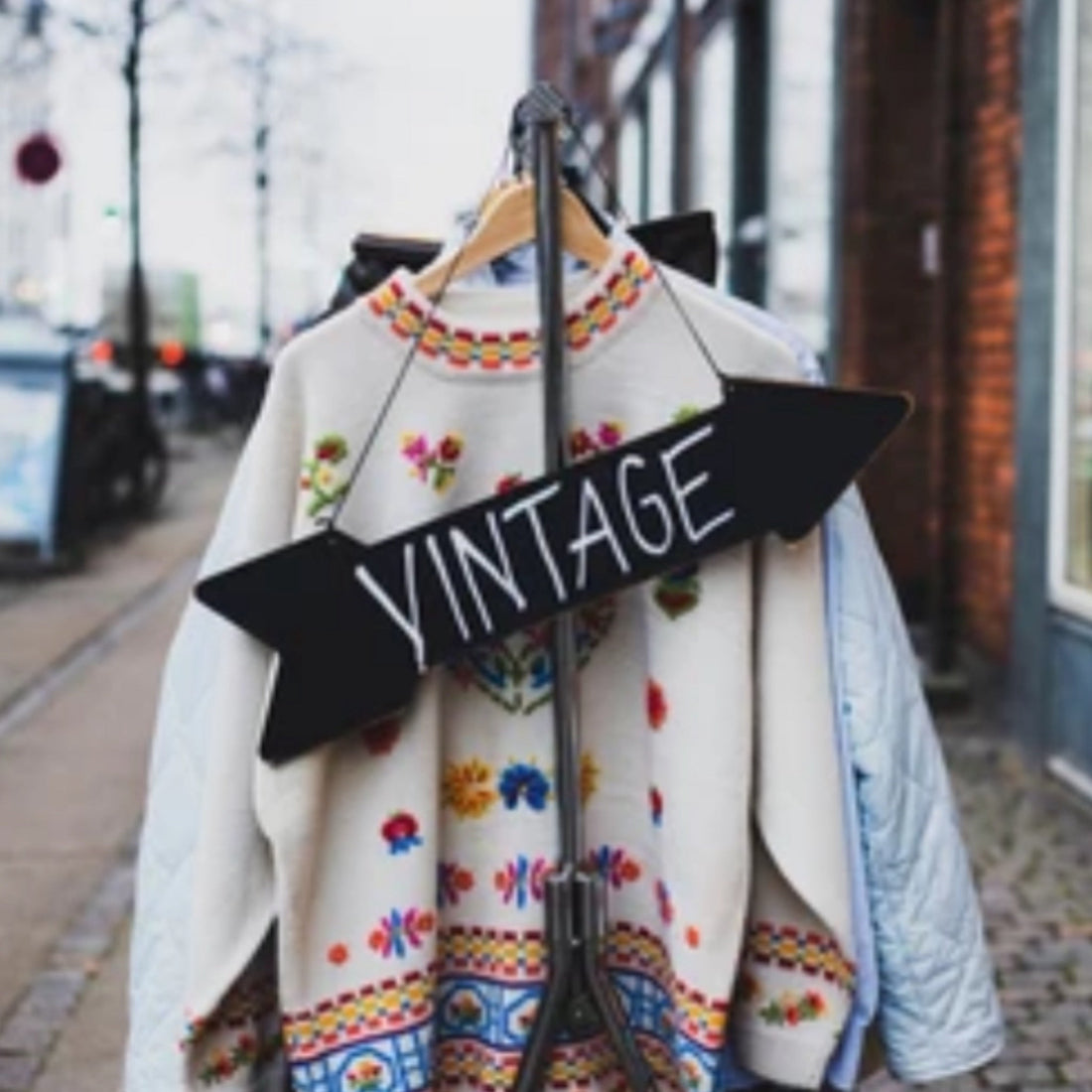The Timeless Appeal of Pre-Owned and Vintage Fashion