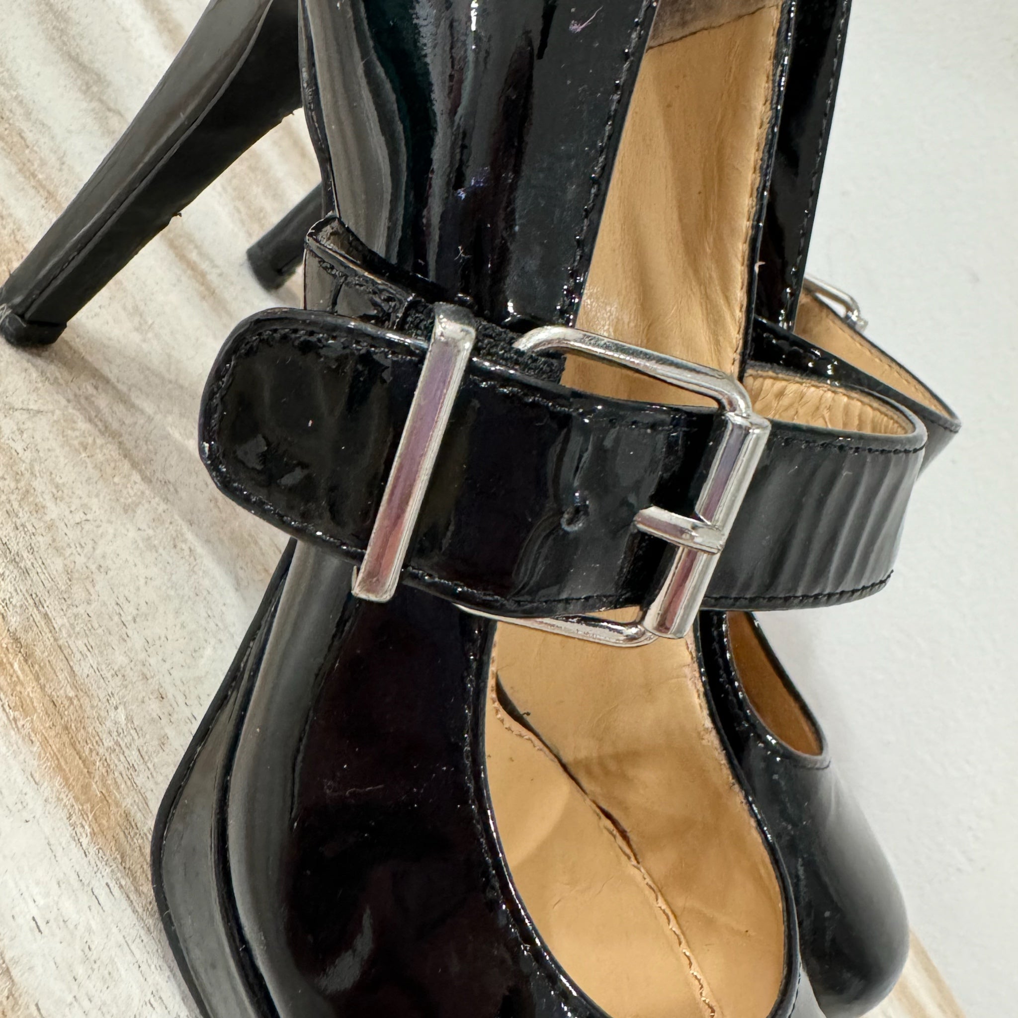 Gianni Bini Genuine Patent Leather Mary Jane Heels Sz 6 Buckle Black Pinup Shoe