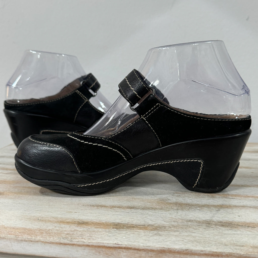 WHITE MOUNTAIN Leather Mary Jane Wedge Clogs Boho Comfort Whimsical Women’s Sz 6