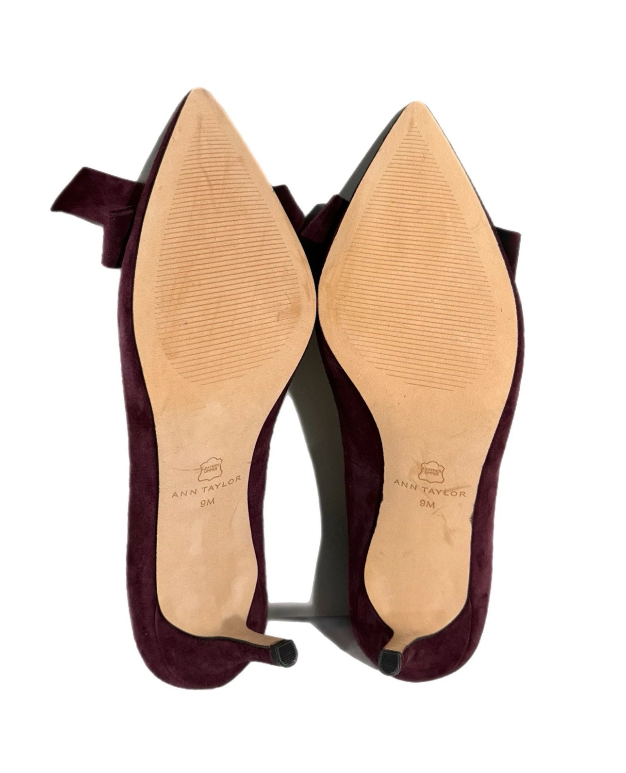 ANN TAYLOR Burgundy Suede Heels Pointy Toe Classic with Bow Detail Women’s Size 9