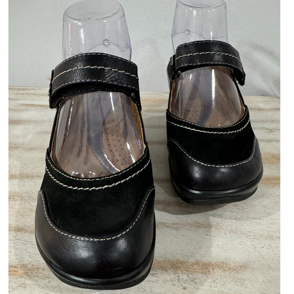 WHITE MOUNTAIN Leather Mary Jane Wedge Clogs Boho Comfort Whimsical Women’s Sz 6