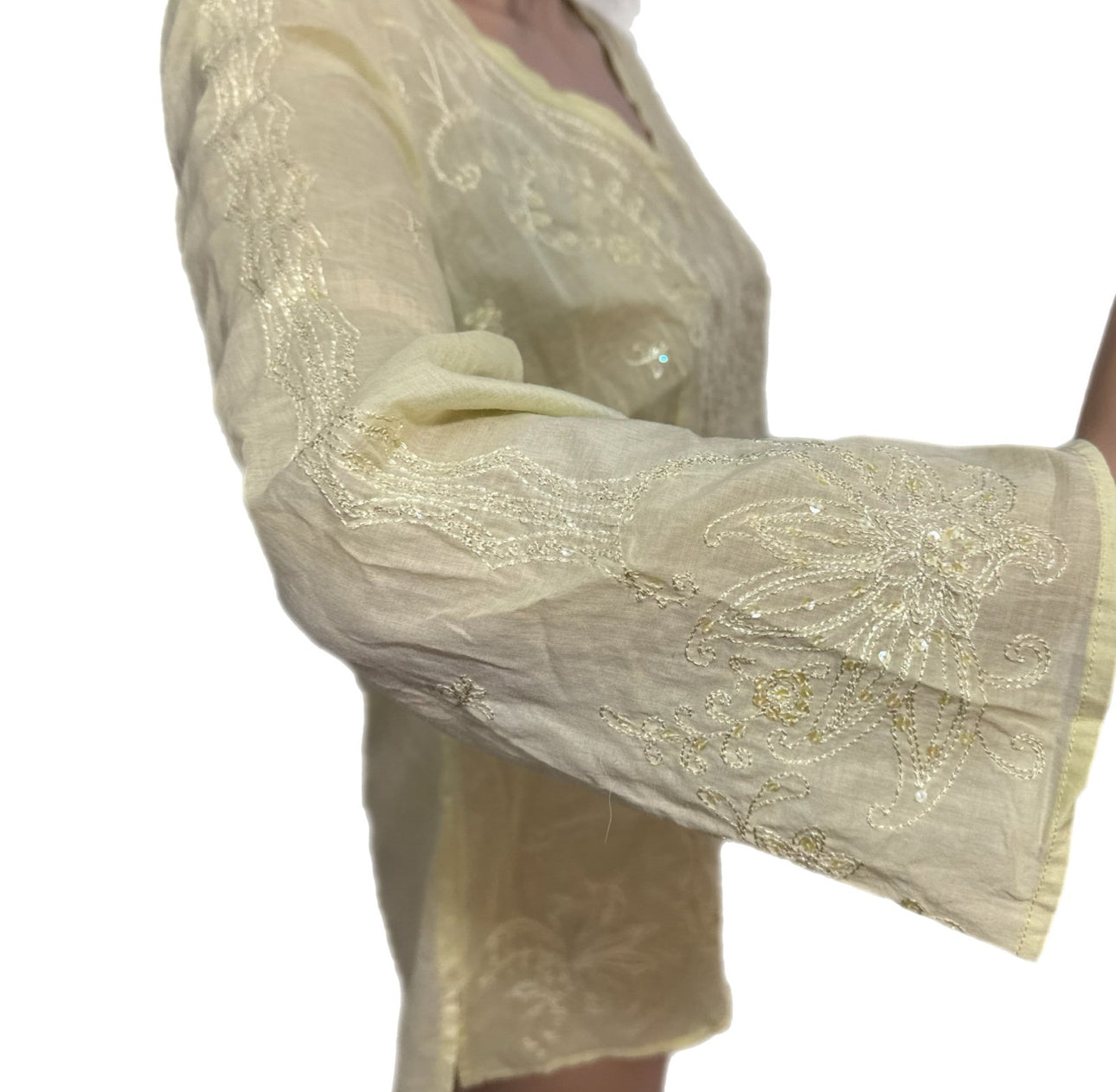 Ann Taylor Blouse Women’s Light Yellow Embroidered Top Semi Sheer V Neck Sz 6