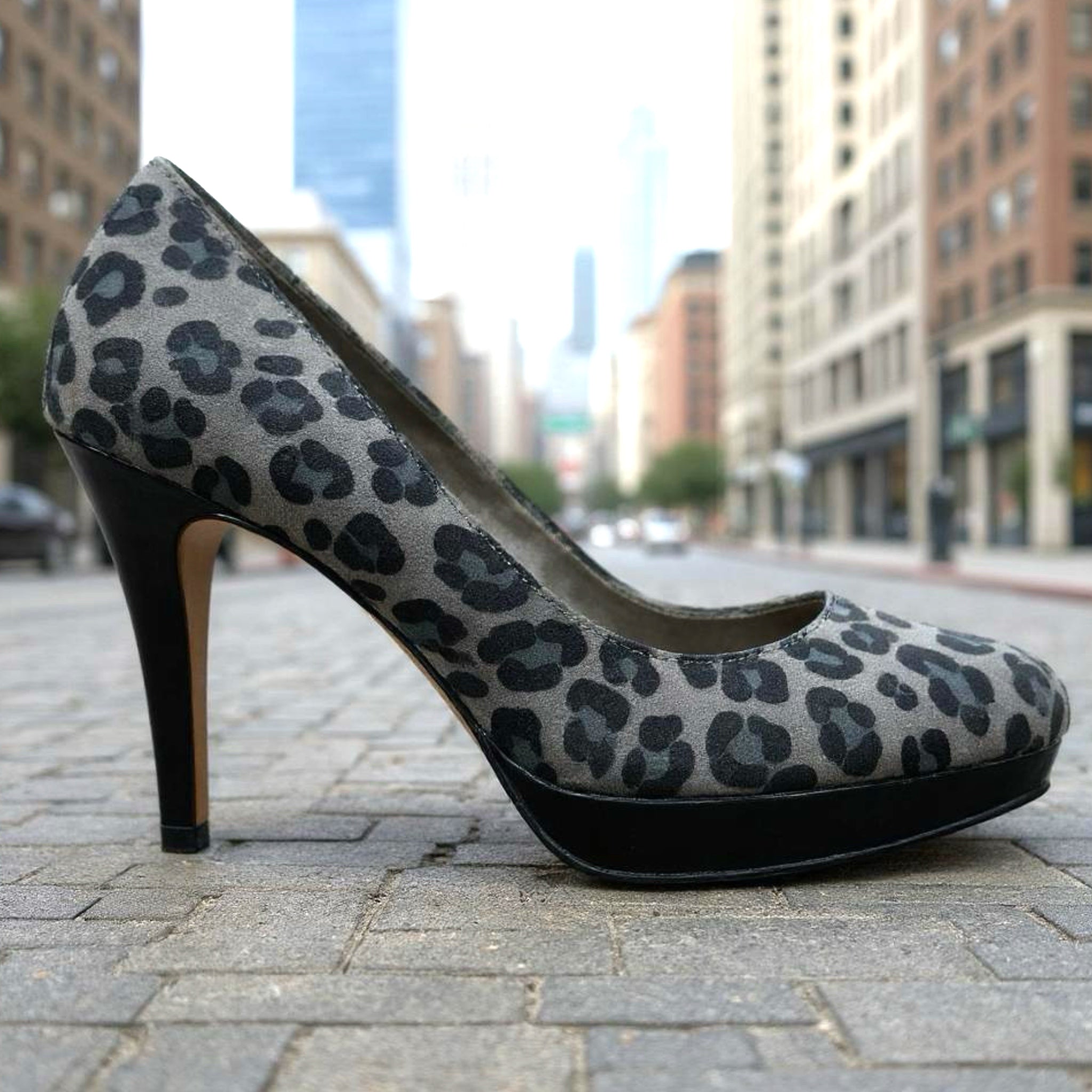 Circa Joan & David Leopard Print Genuine Leather Platform Heels Women’s Sz 6