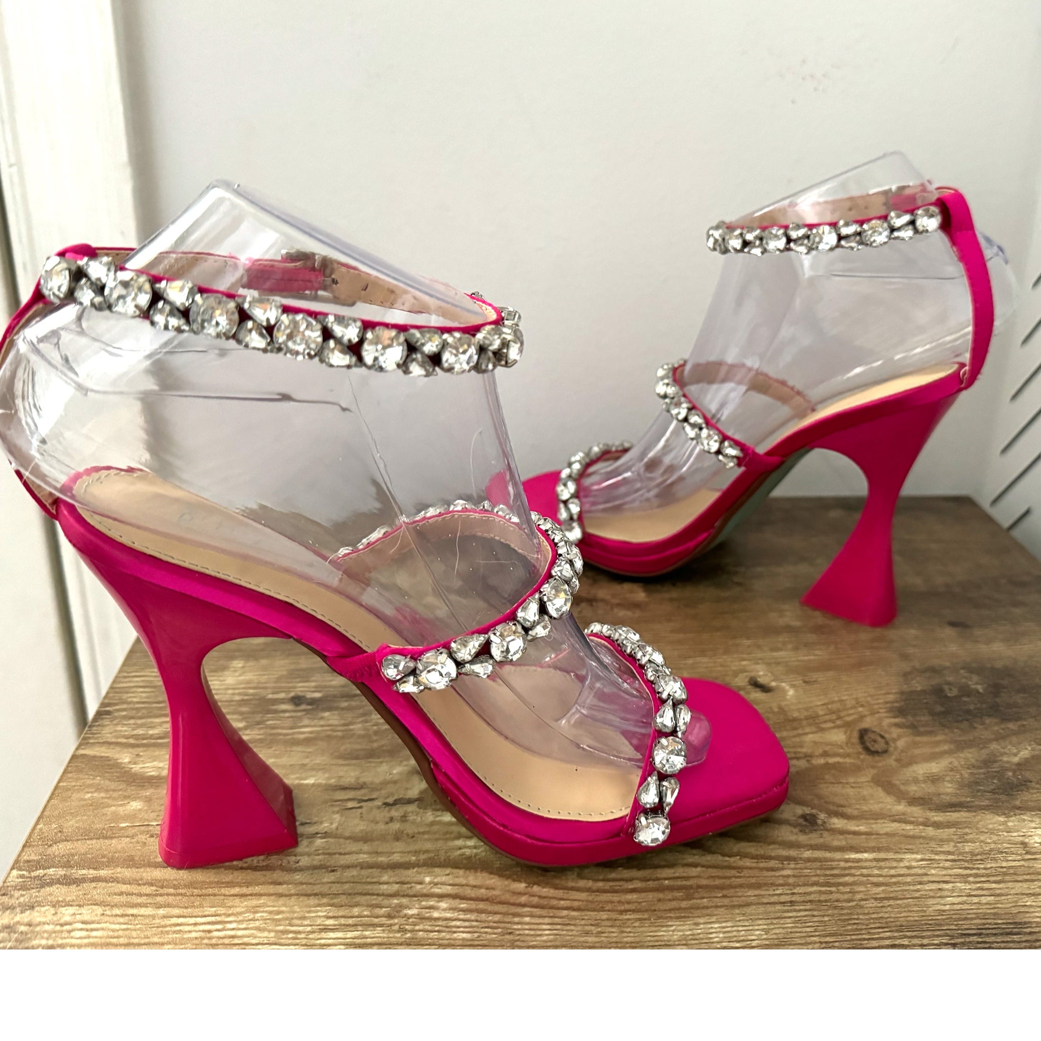 Betsey Johnson SB-Perry Women's Heels Pink Rhinestone Strap Blue Bottoms Sz 6.5